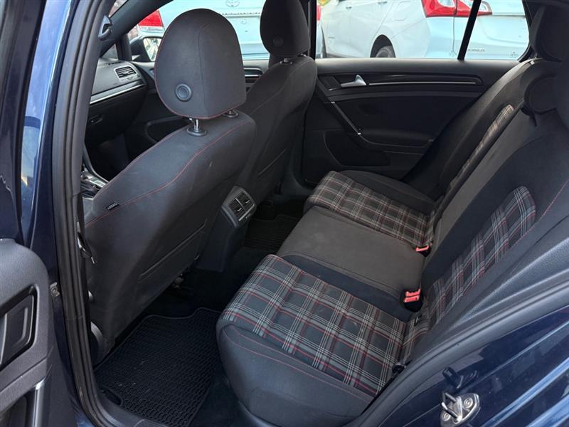 Volkswagen GTI SE 6A 4-Door 2016