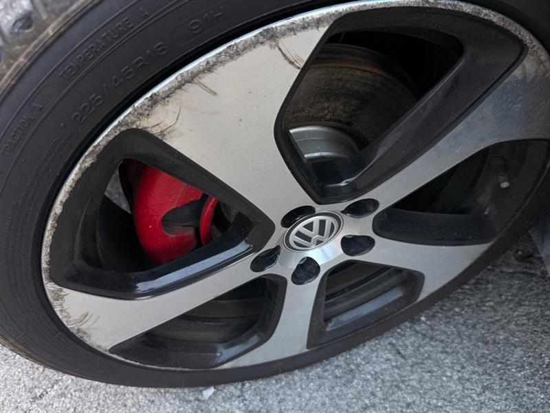 Volkswagen GTI SE 6A 4-Door 2016