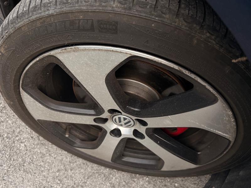 Volkswagen GTI SE 6A 4-Door 2016
