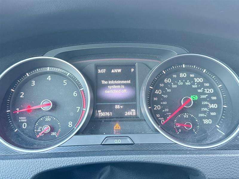 Volkswagen GTI SE 6A 4-Door 2016