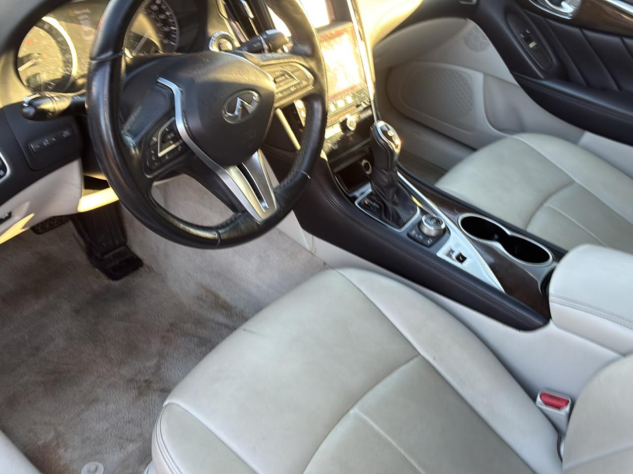 Infiniti Q50 3.0t LUXE 2018