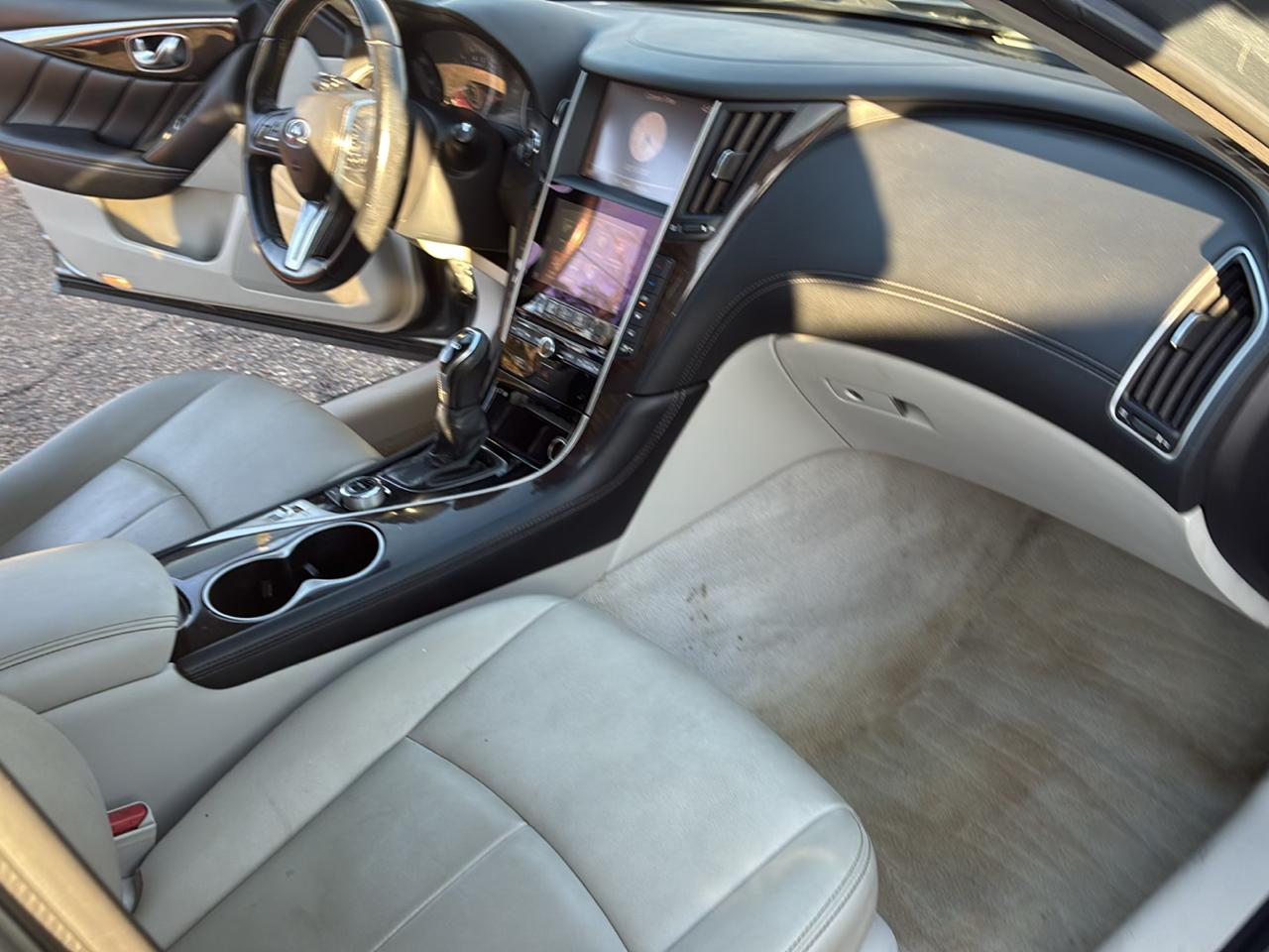 Infiniti Q50 3.0t LUXE 2018