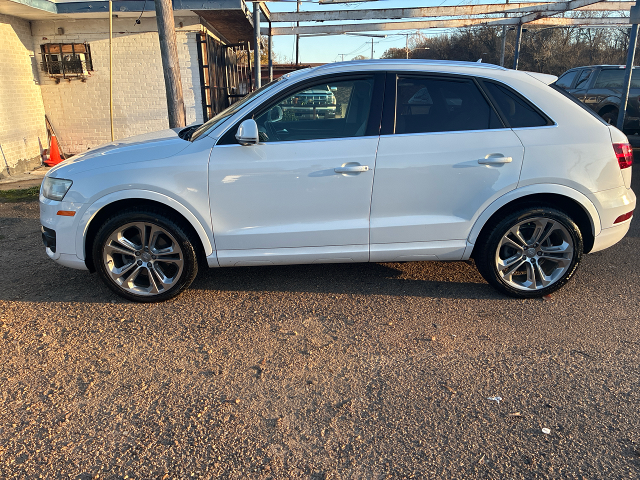 Audi Q3 2.0T quattro Premium Plus 2015