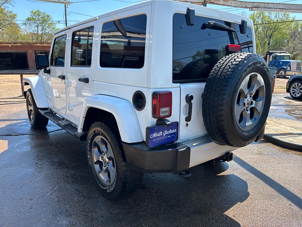 Jeep Wrangler Unlimited 4WD 4dr Sahara 2013