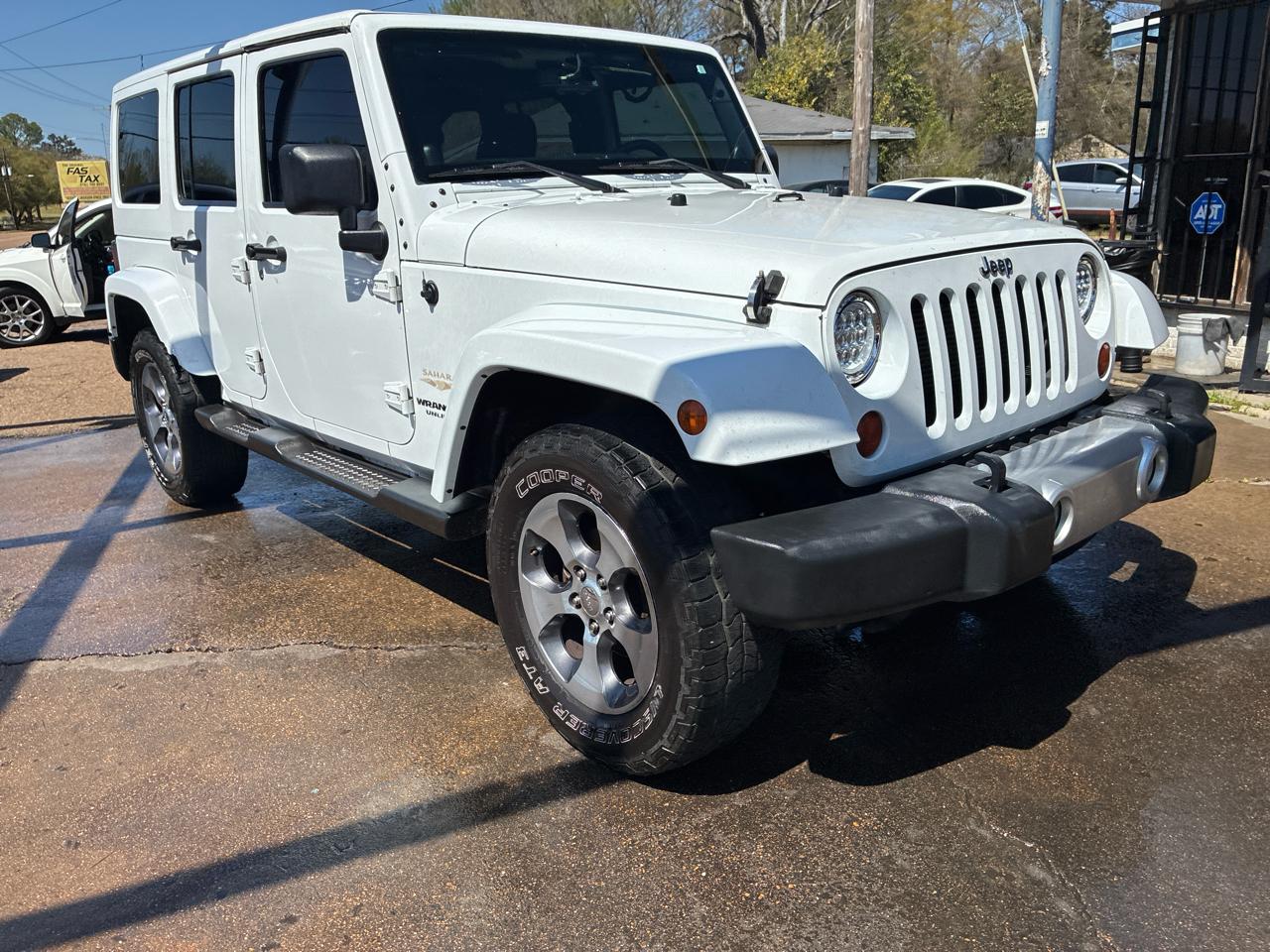 Jeep Wrangler Unlimited 4WD 4dr Sahara 2013