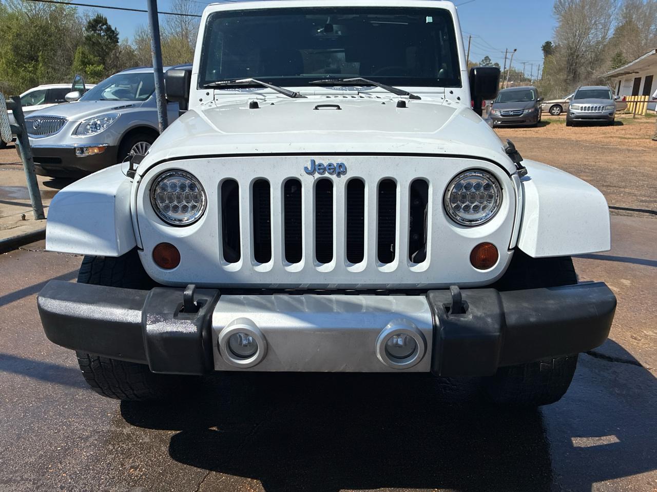 Jeep Wrangler Unlimited 4WD 4dr Sahara 2013