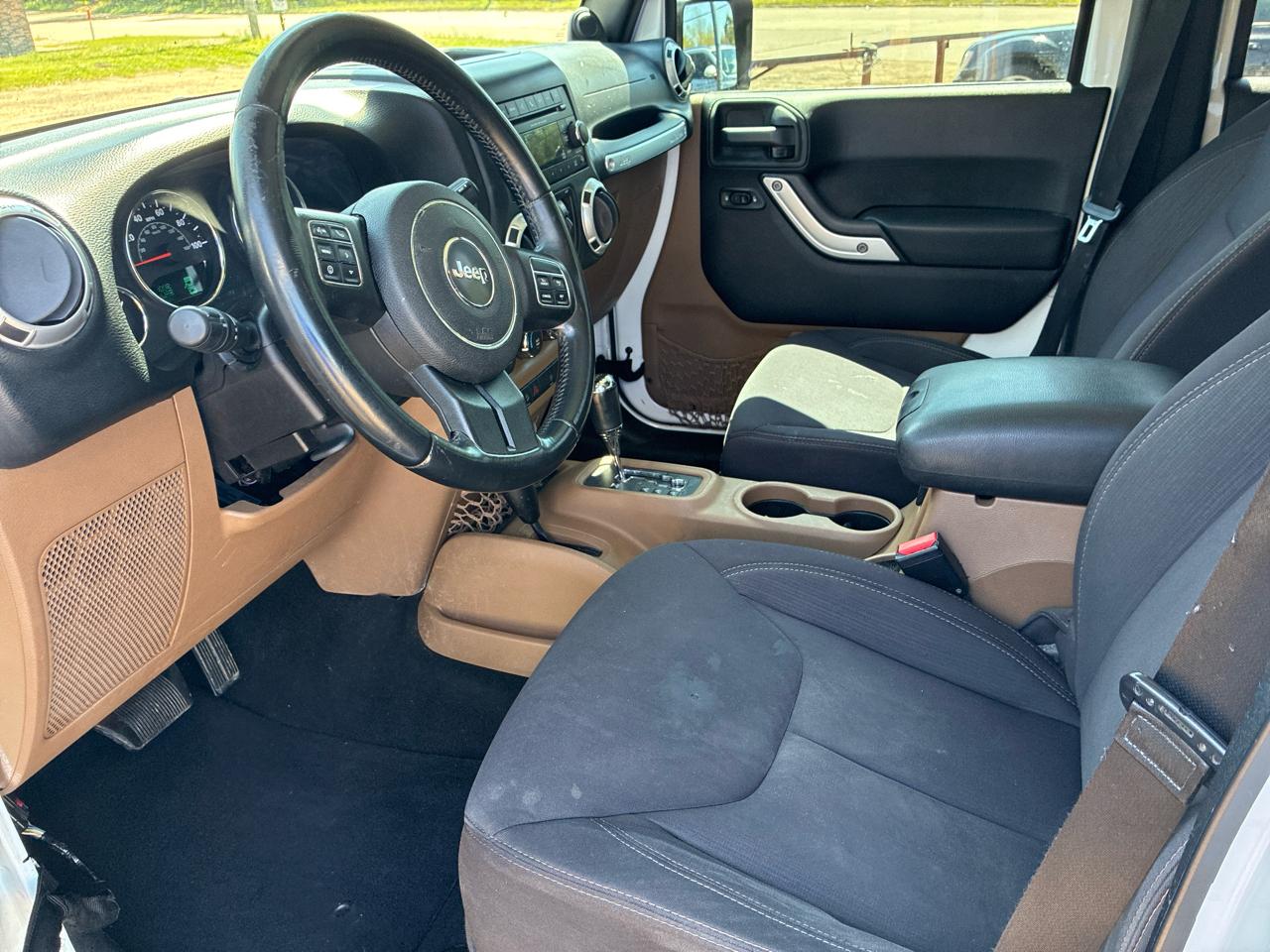 Jeep Wrangler Unlimited 4WD 4dr Sahara 2013