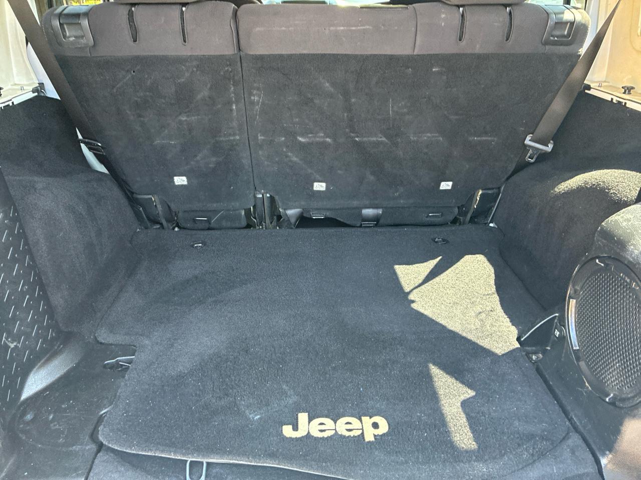 Jeep Wrangler Unlimited 4WD 4dr Sahara 2013