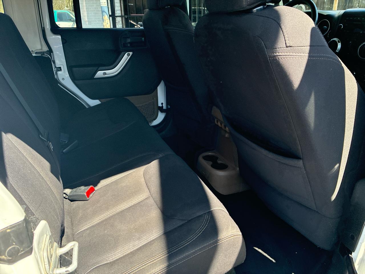 Jeep Wrangler Unlimited 4WD 4dr Sahara 2013