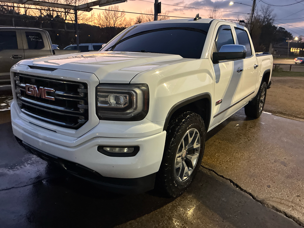 2016 GMC Sierra 1500 4WD Crew Cab 143.5" SLT