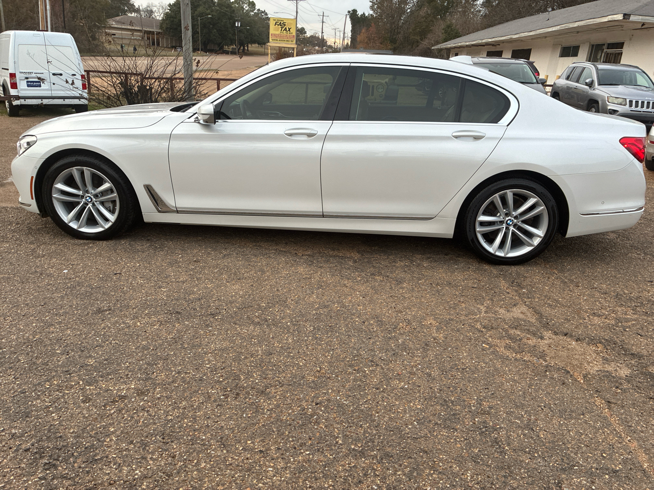 BMW 7 Series 4dr Sdn 750i xDrive AWD 2016
