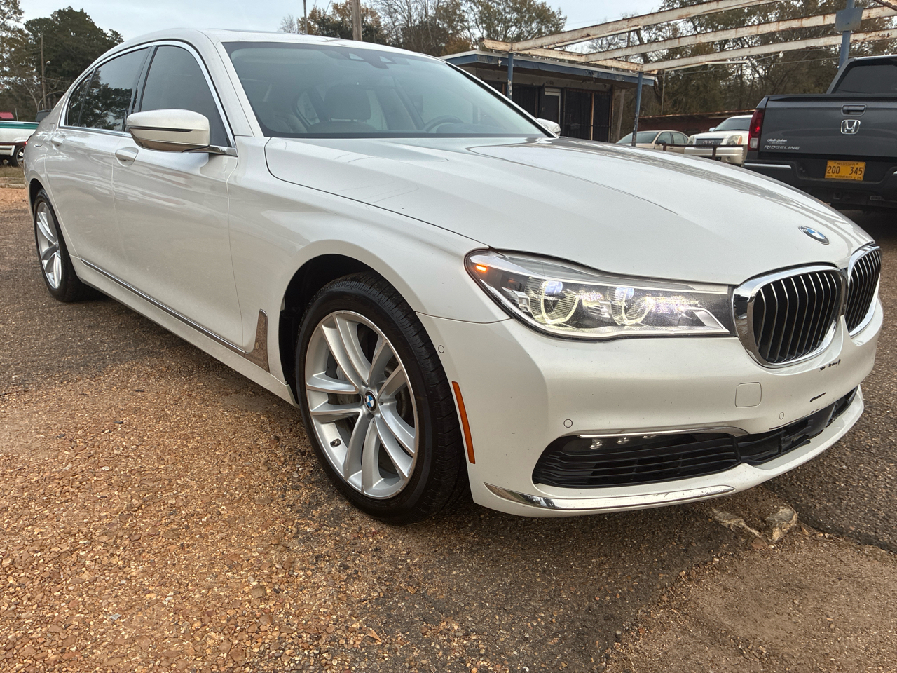 BMW 7 Series 4dr Sdn 750i xDrive AWD 2016