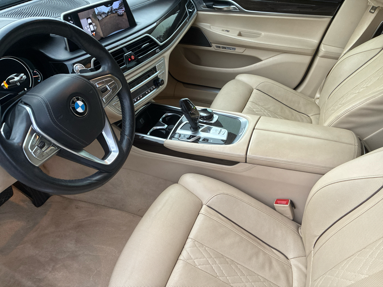 BMW 7 Series 4dr Sdn 750i xDrive AWD 2016
