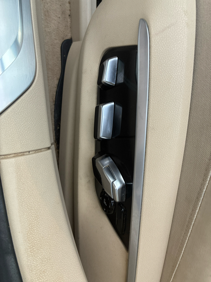 BMW 7 Series 4dr Sdn 750i xDrive AWD 2016