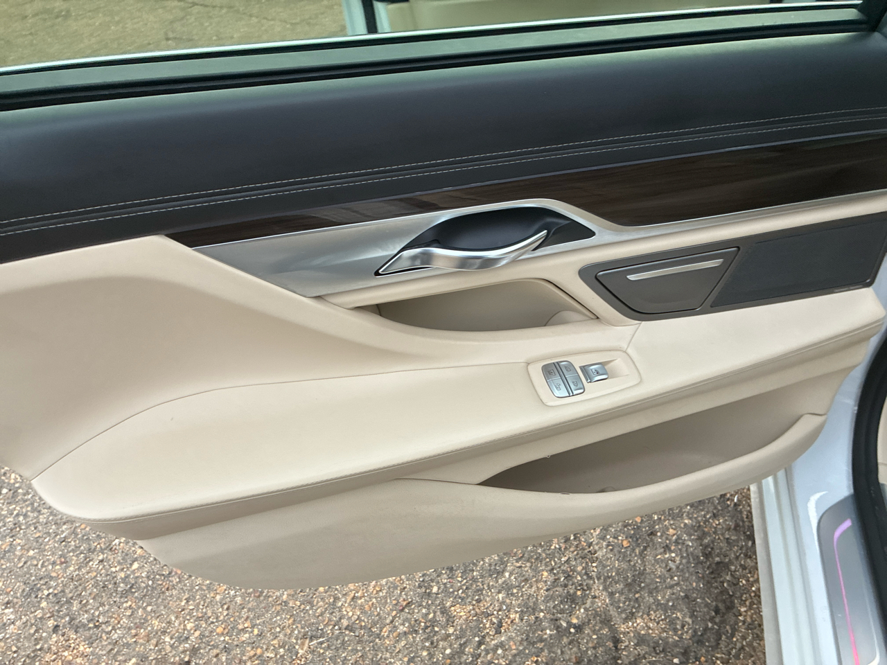 BMW 7 Series 4dr Sdn 750i xDrive AWD 2016