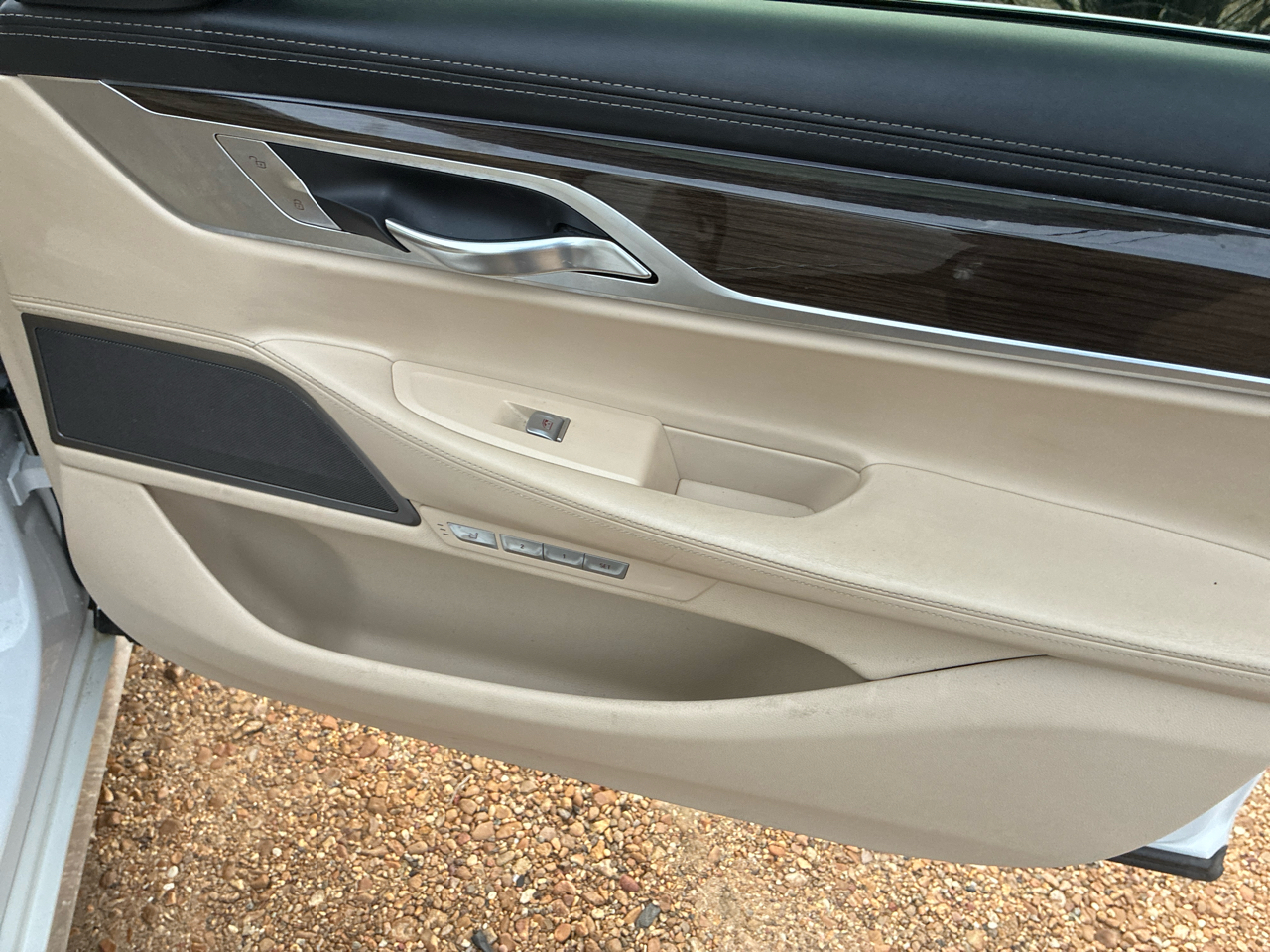 BMW 7 Series 4dr Sdn 750i xDrive AWD 2016