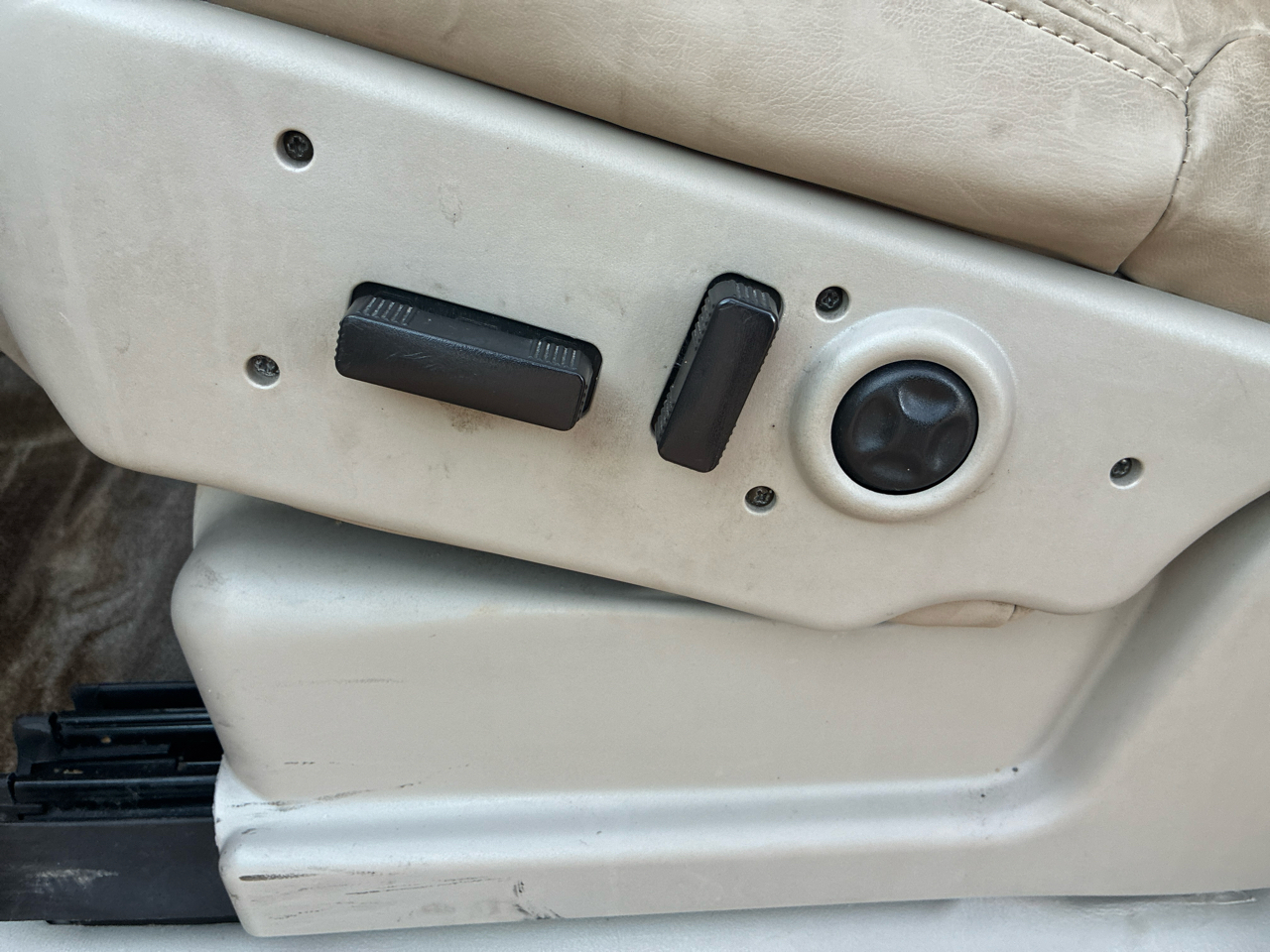 Cadillac Escalade ESV 4dr AWD 2005