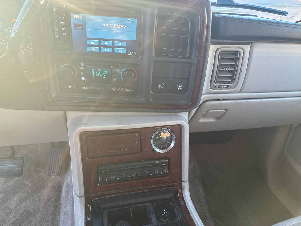 Cadillac Escalade ESV 4dr AWD 2005