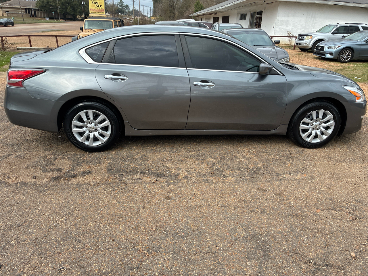 Nissan Altima 4dr Sdn I4 2.5 S 2014