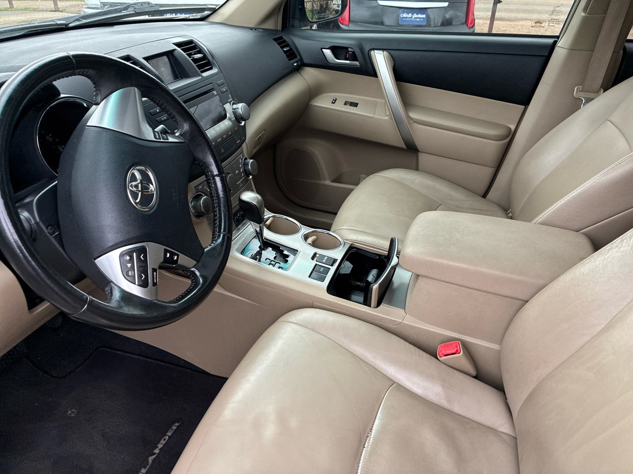 Toyota Highlander FWD 4dr V6 (Natl) 2012