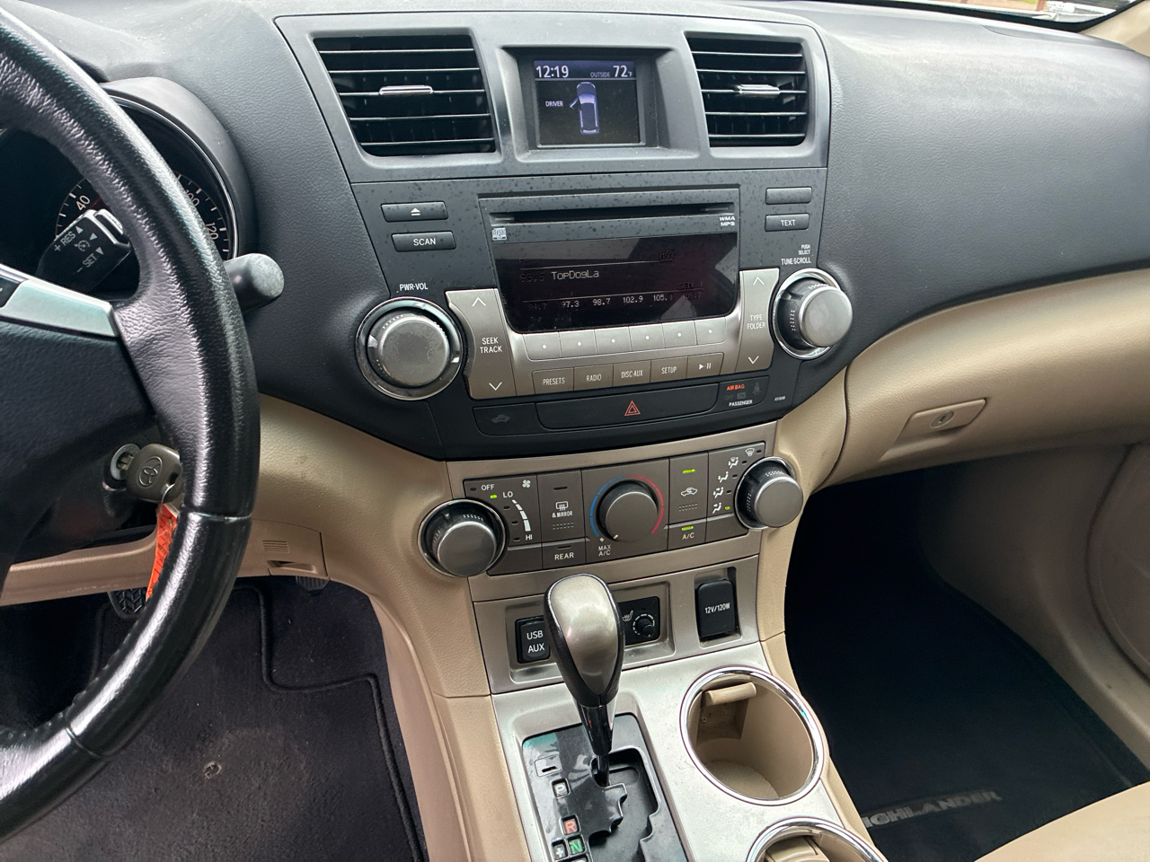 Toyota Highlander FWD 4dr V6 (Natl) 2012