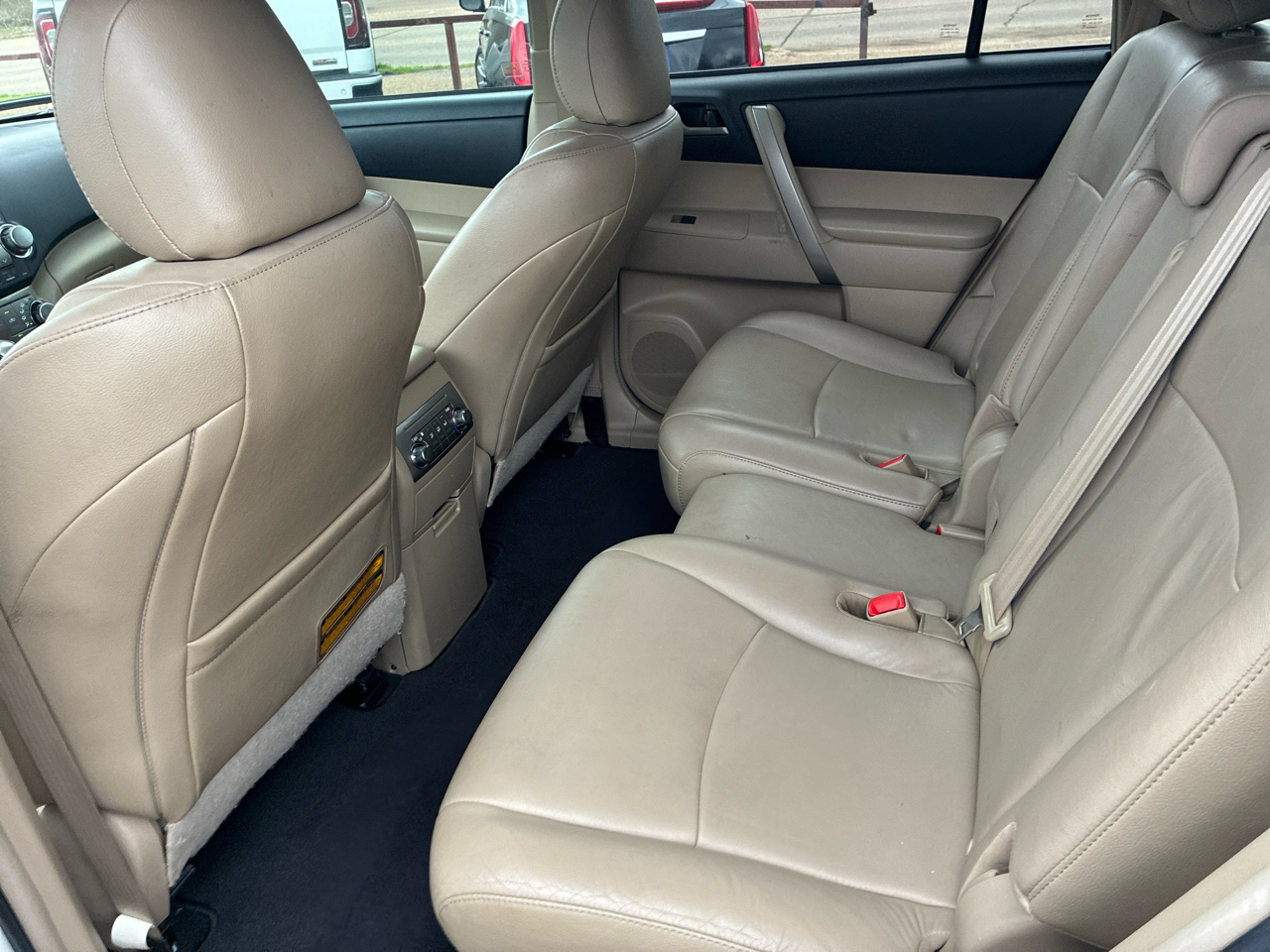 Toyota Highlander FWD 4dr V6 (Natl) 2012