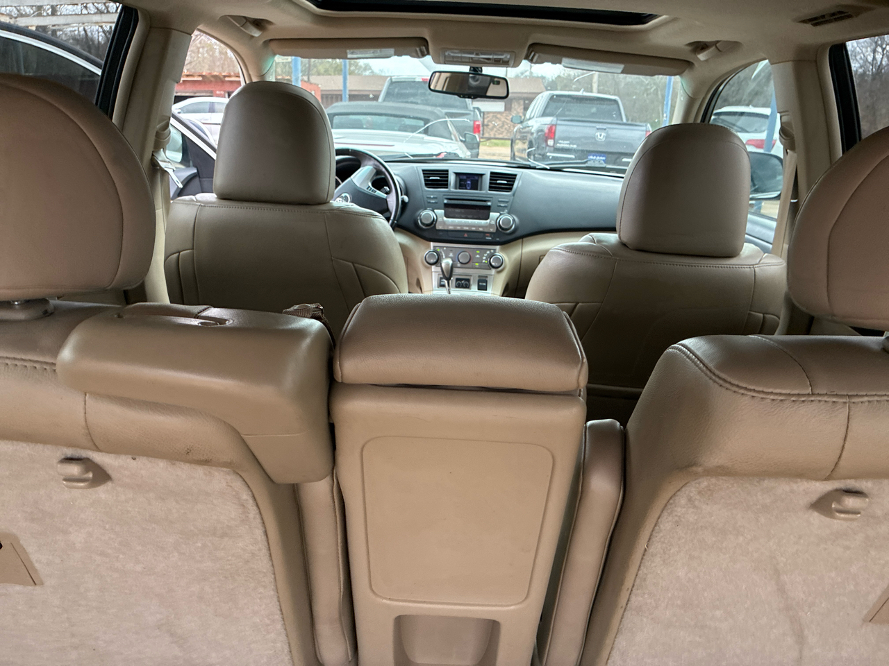 Toyota Highlander FWD 4dr V6 (Natl) 2012