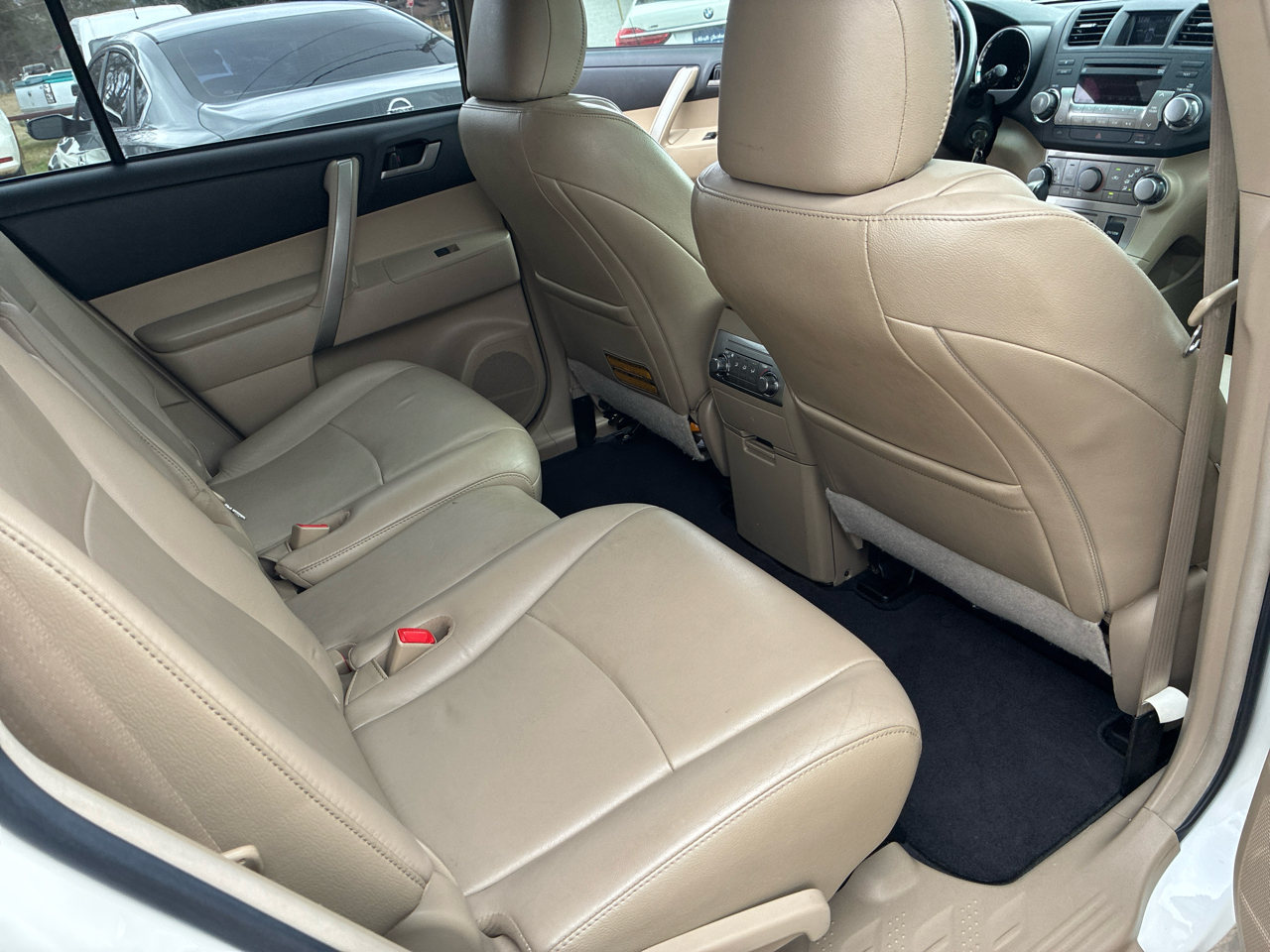 Toyota Highlander FWD 4dr V6 (Natl) 2012