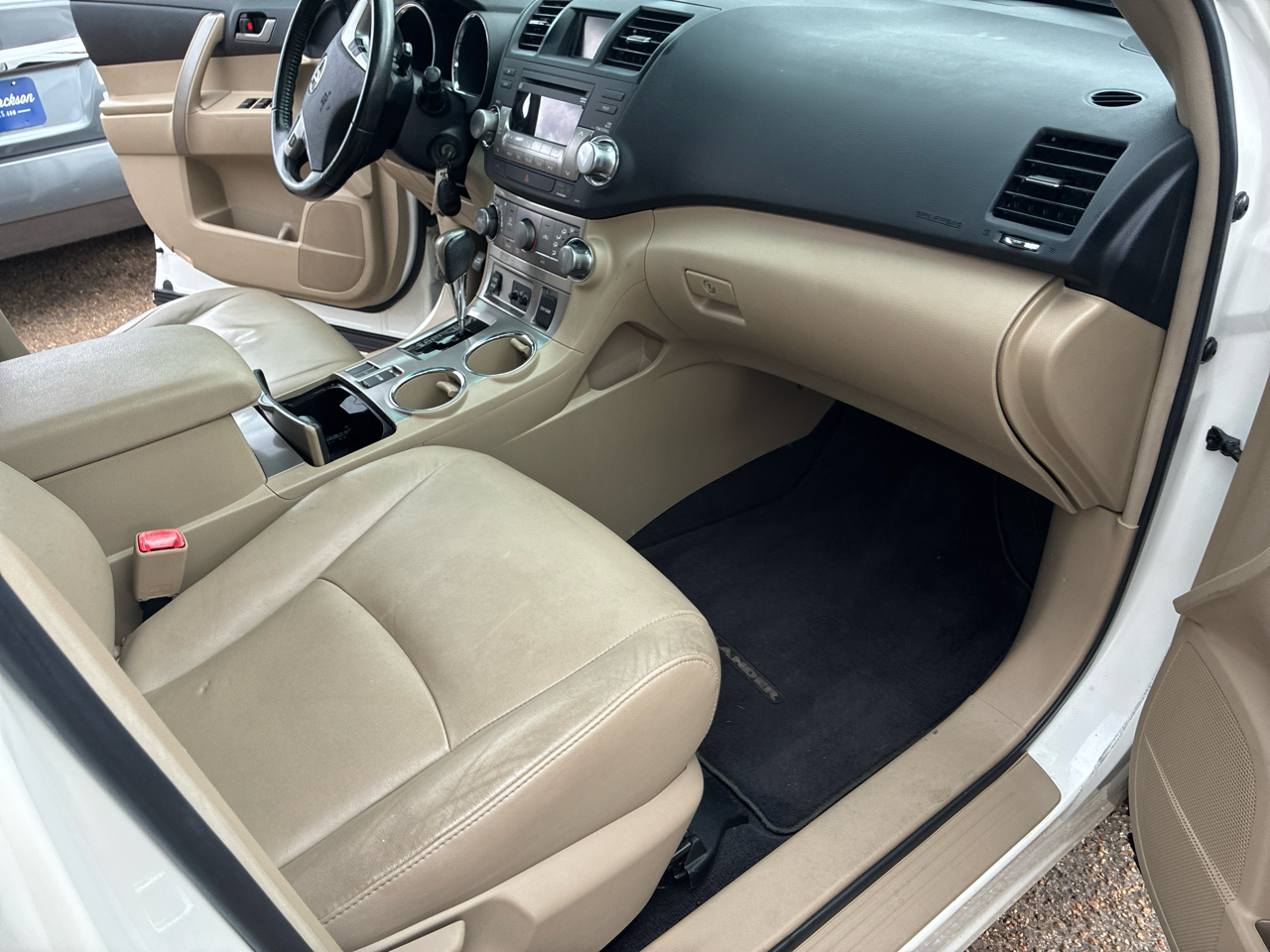 Toyota Highlander FWD 4dr V6 (Natl) 2012