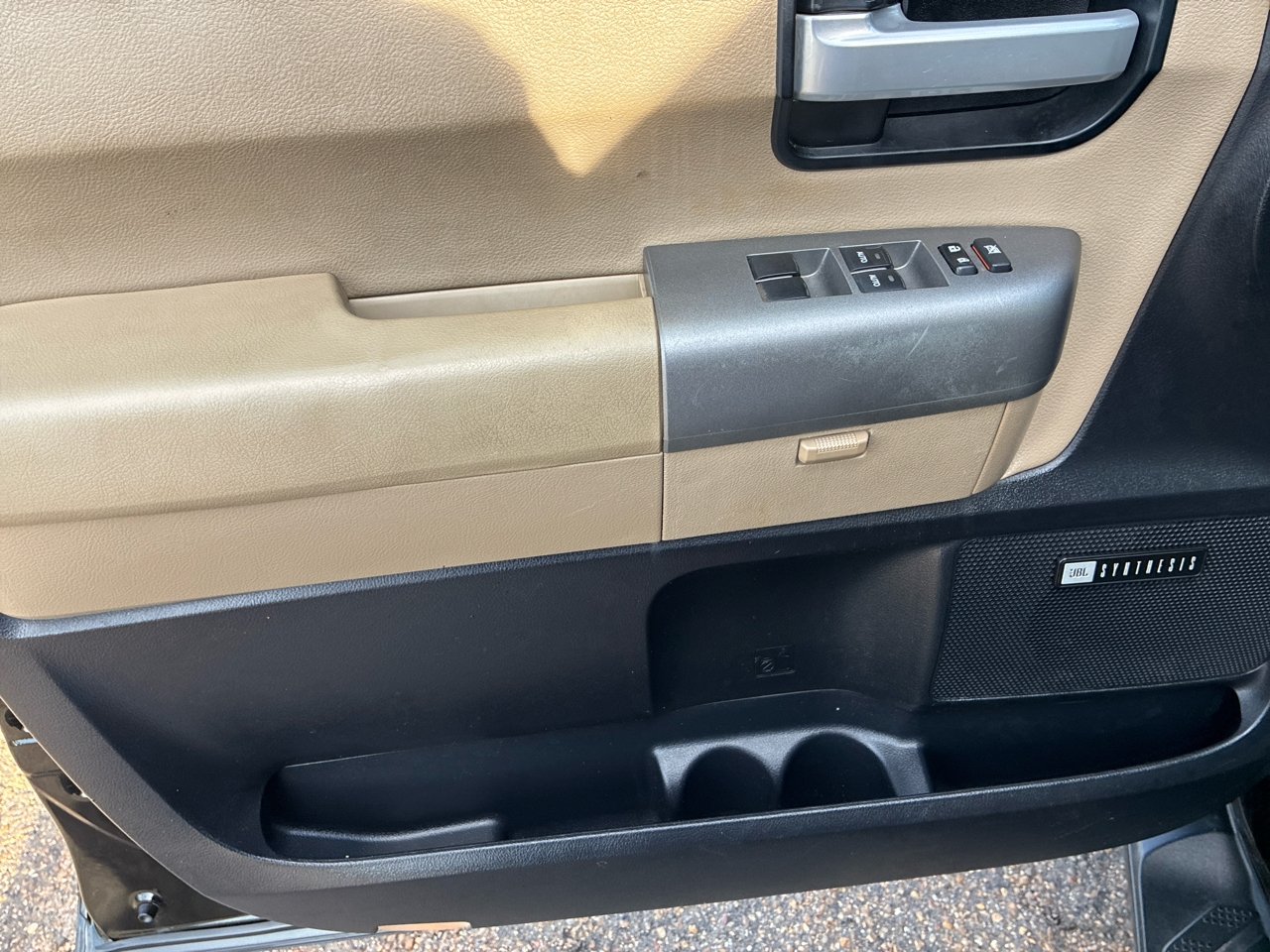 Toyota Sequoia RWD 5.7L Limited (Natl) 2015