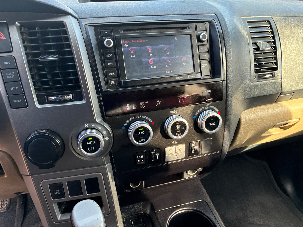 Toyota Sequoia RWD 5.7L Limited (Natl) 2015