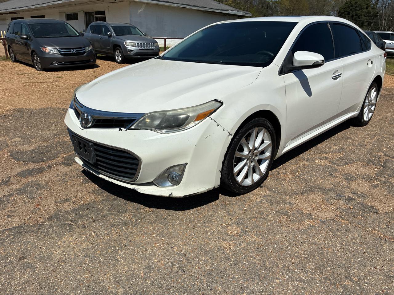 Toyota Avalon 4dr Sdn XLE Premium (Natl) 2013