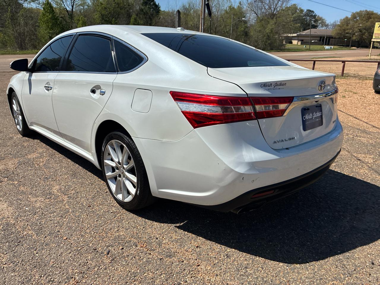 Toyota Avalon 4dr Sdn XLE Premium (Natl) 2013