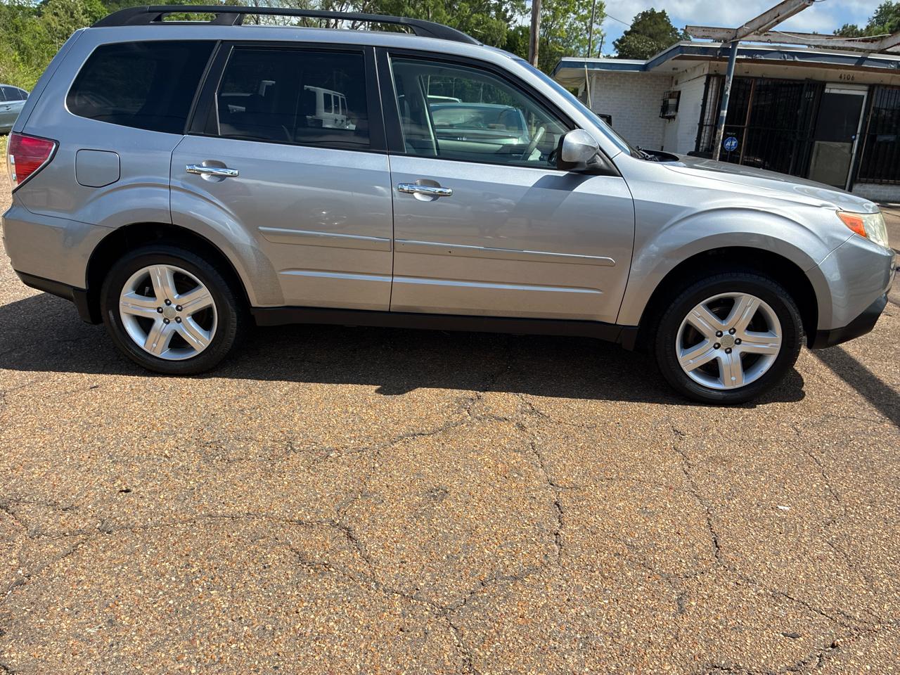 Subaru Forester 4dr Auto 2.5X Limited 2010
