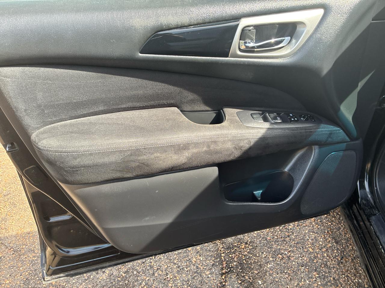 Nissan Pathfinder 4WD 4dr SV 2015