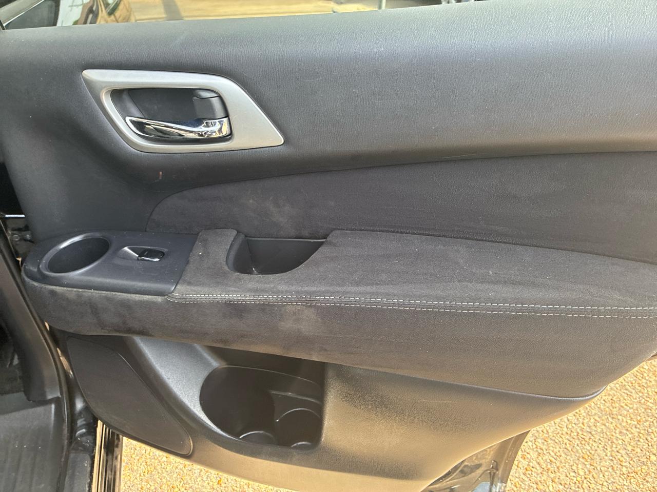 Nissan Pathfinder 4WD 4dr SV 2015