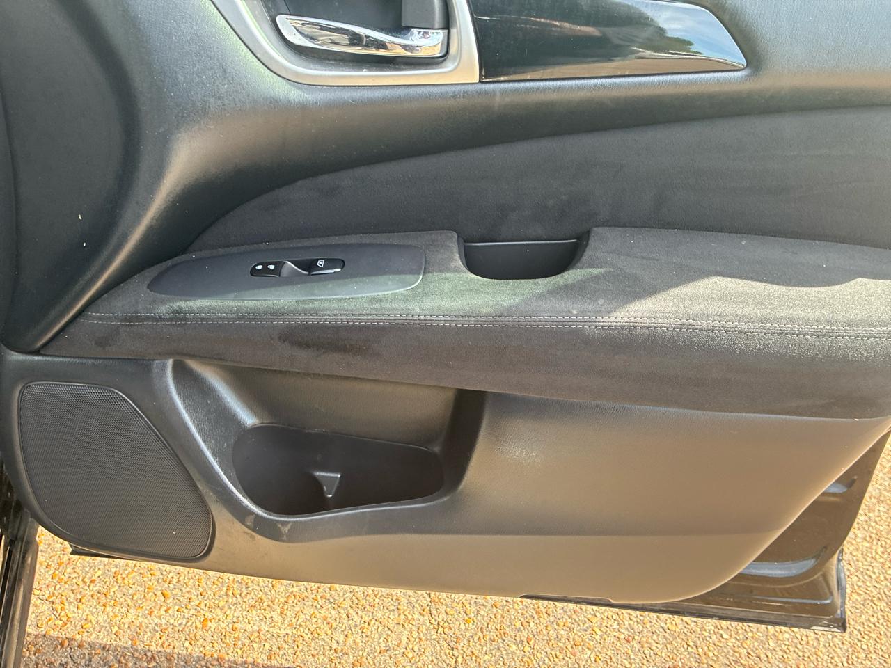 Nissan Pathfinder 4WD 4dr SV 2015