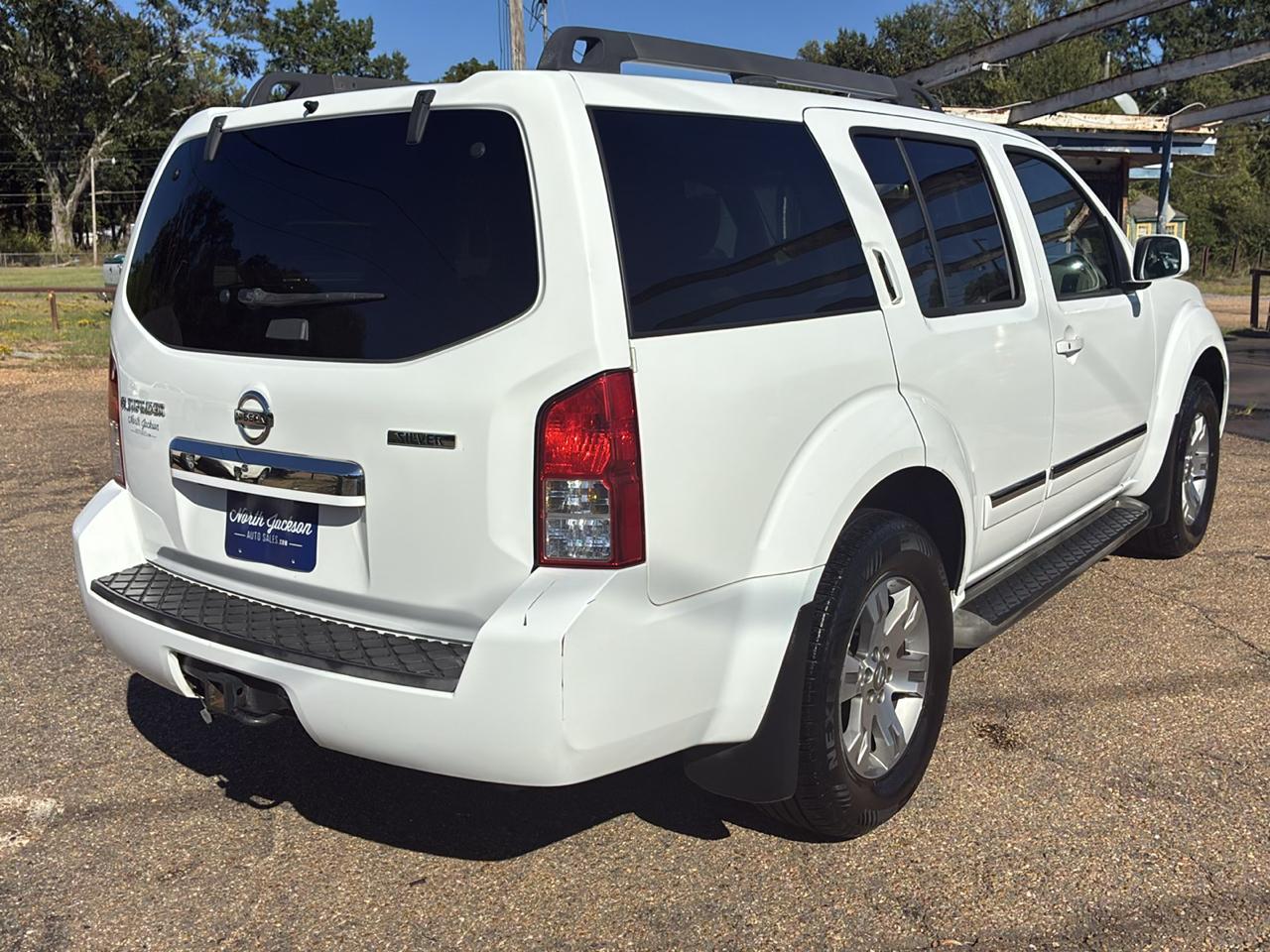 Nissan Pathfinder 4WD 4dr V6 Silver 2011