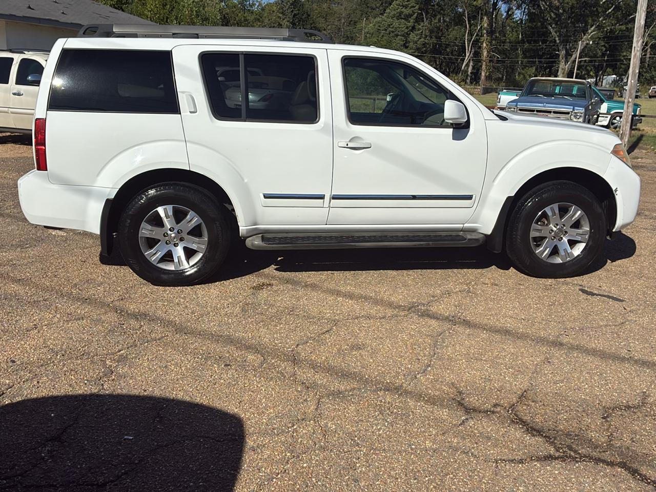 Nissan Pathfinder 4WD 4dr V6 Silver 2011