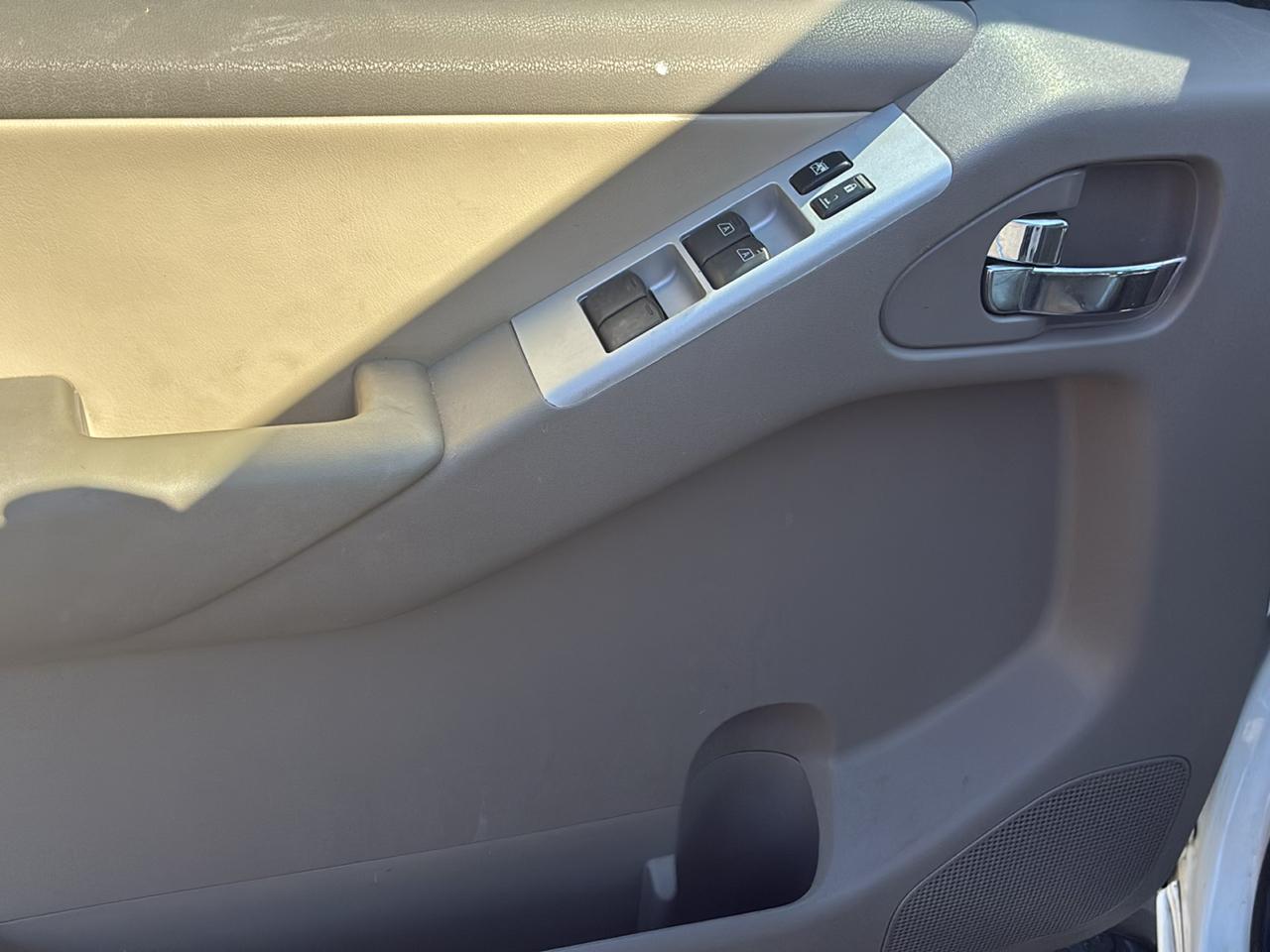 Nissan Pathfinder 4WD 4dr V6 Silver 2011