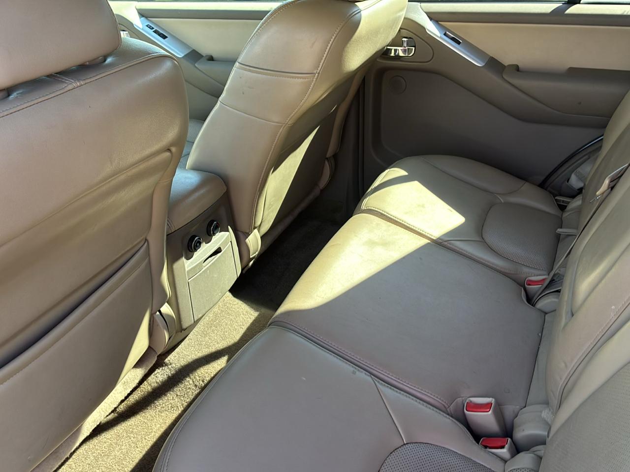 Nissan Pathfinder 4WD 4dr V6 Silver 2011