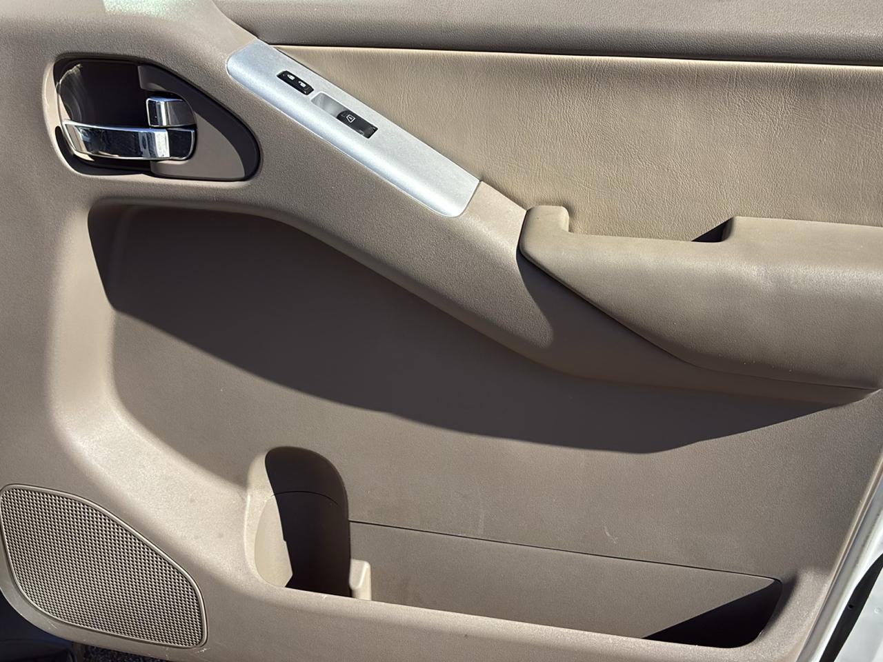 Nissan Pathfinder 4WD 4dr V6 Silver 2011