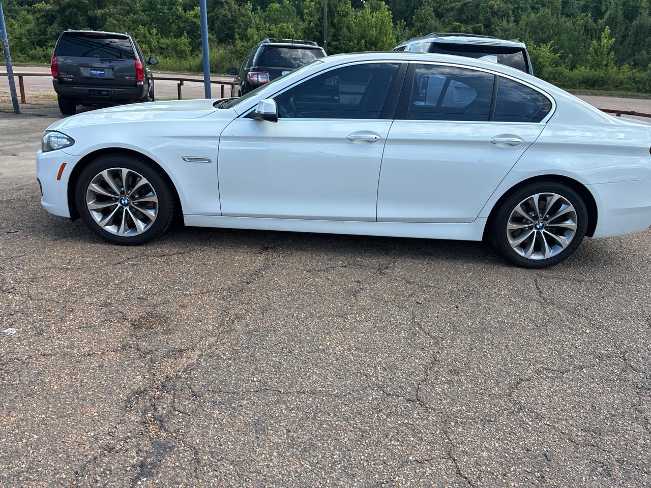 BMW 5 Series 4dr Sdn 528i RWD 2016