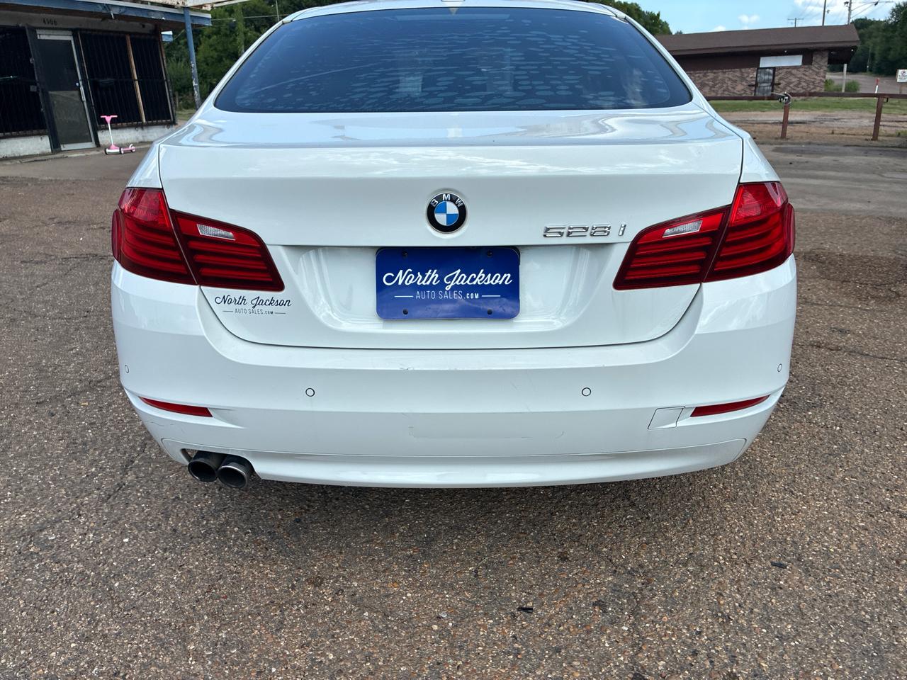BMW 5 Series 4dr Sdn 528i RWD 2016