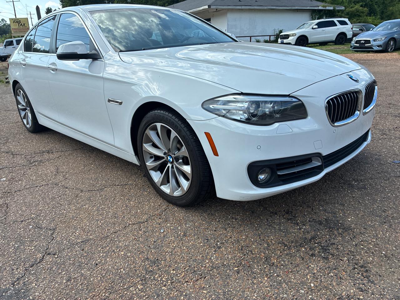 BMW 5 Series 4dr Sdn 528i RWD 2016