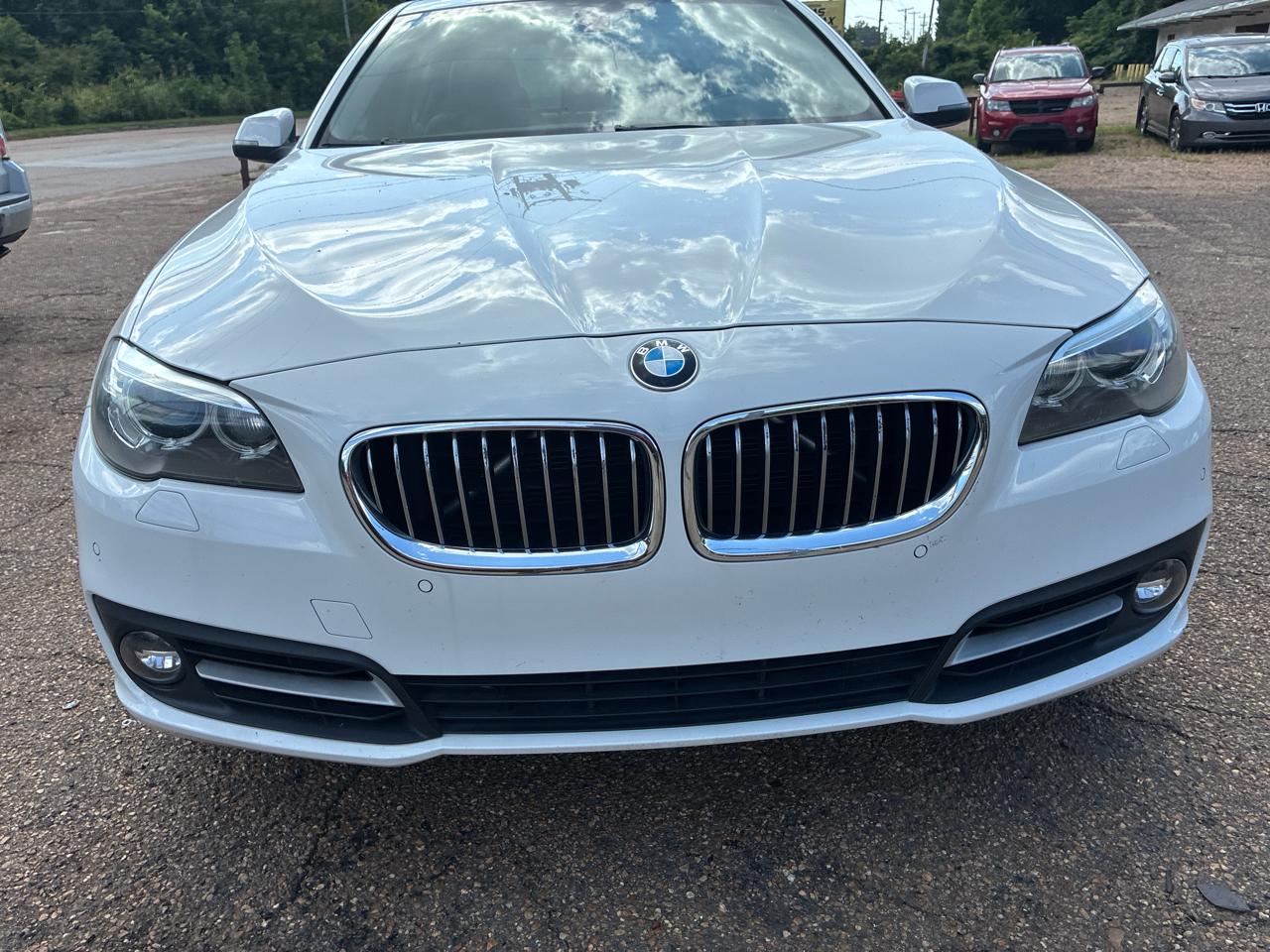 BMW 5 Series 4dr Sdn 528i RWD 2016