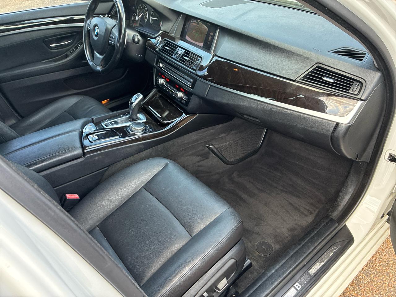 BMW 5 Series 4dr Sdn 528i RWD 2016