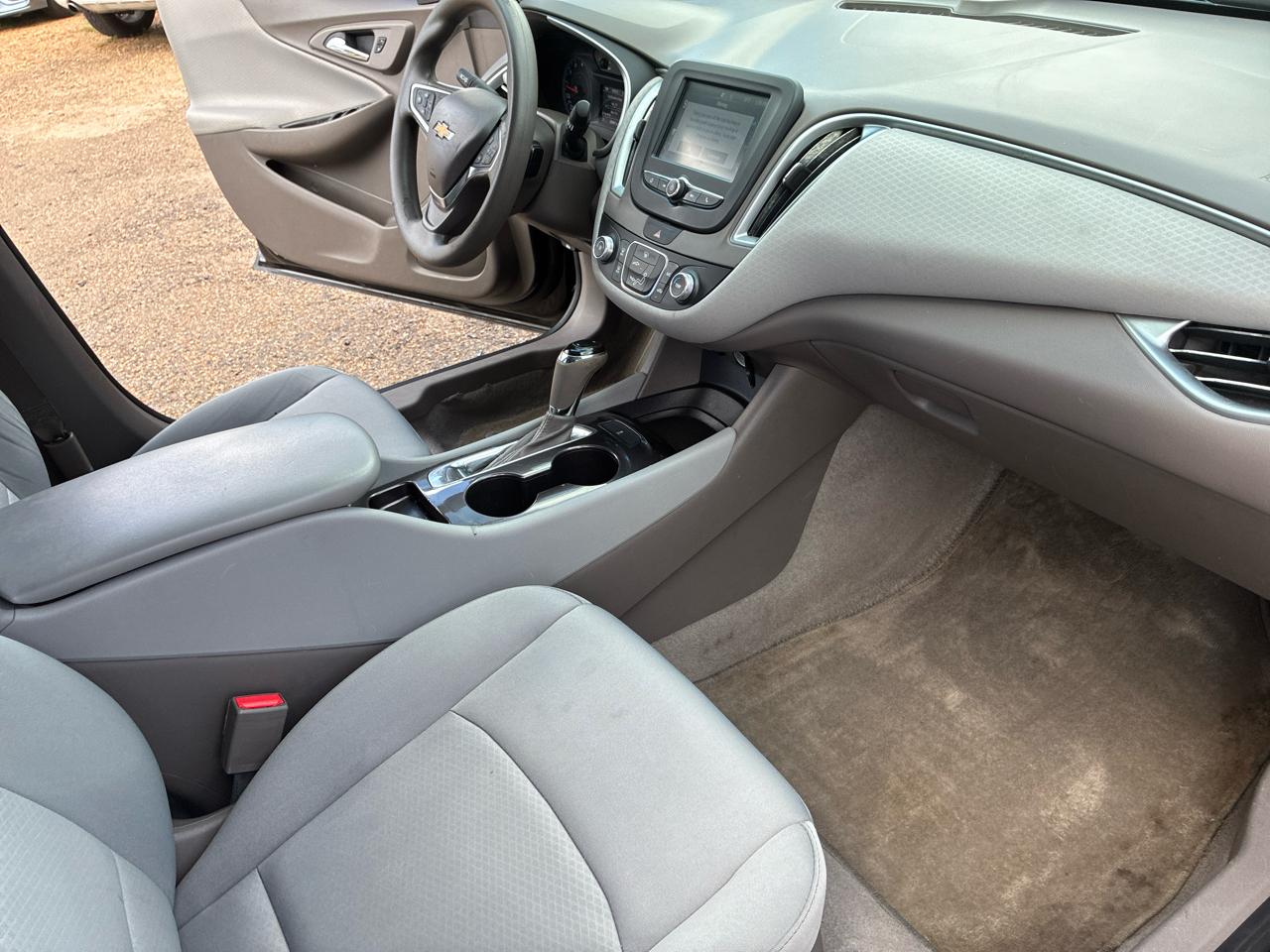 Chevrolet Malibu 4dr Sdn LS w/1LS 2017
