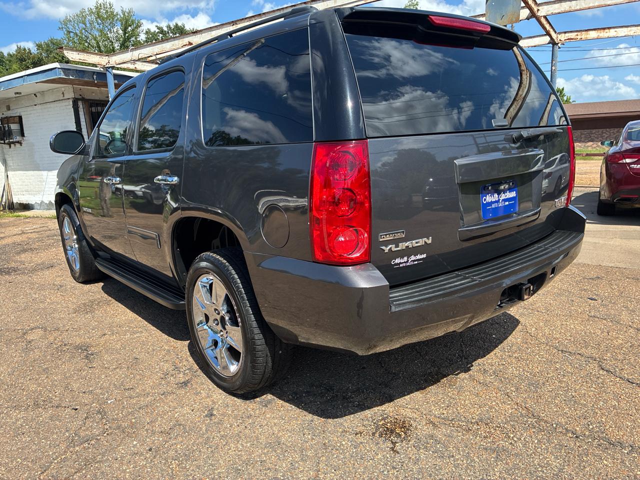 GMC Yukon 2WD 4dr 1500 SLT 2010