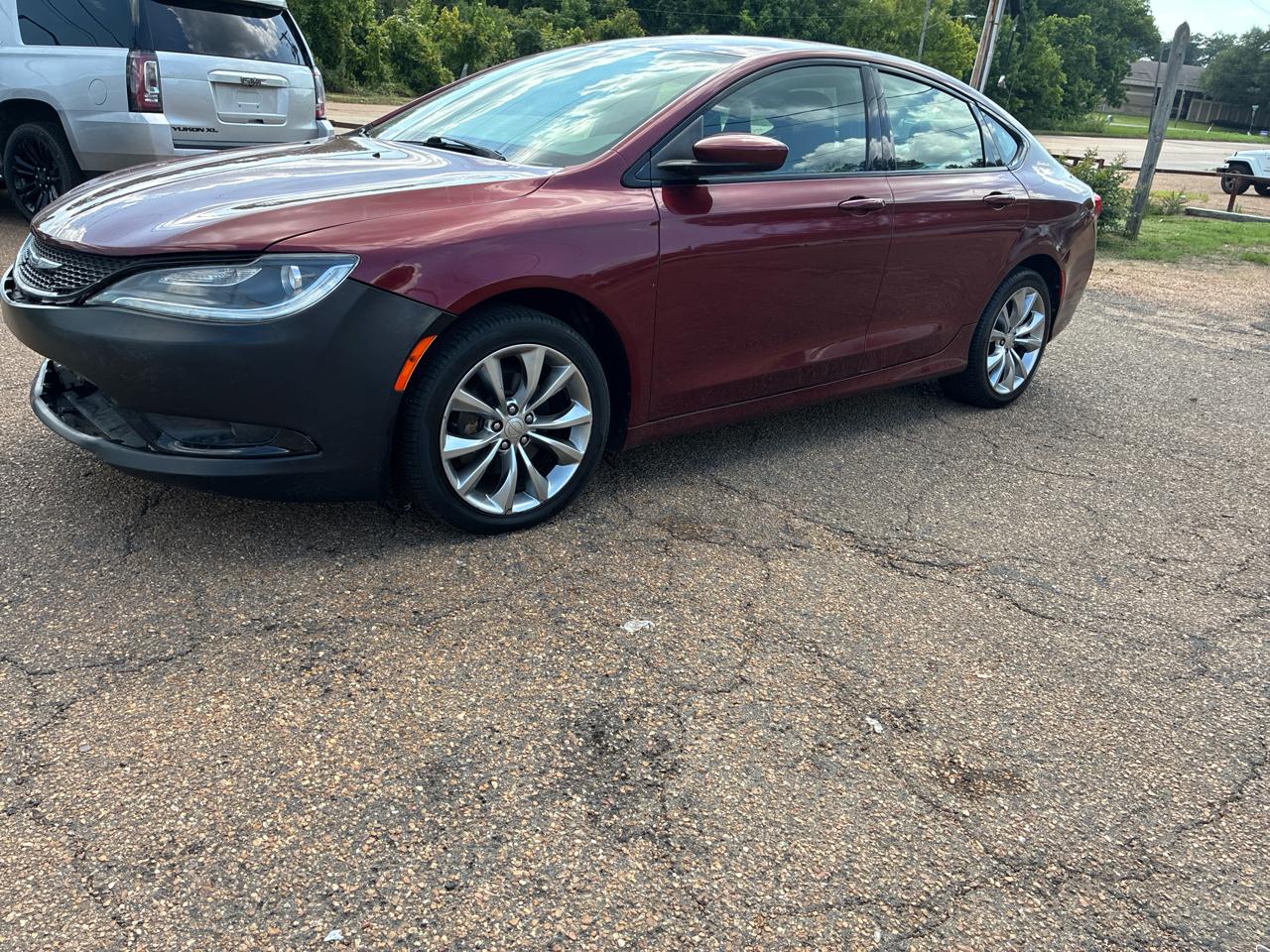 Chrysler 200 4dr Sdn S FWD 2015